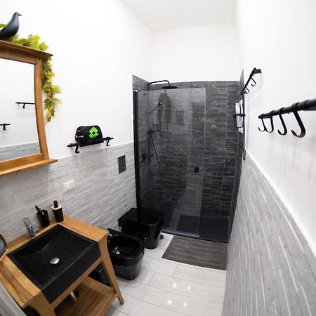 Central Monkey House Apartment เนเปิลส์ ภายนอก รูปภาพ