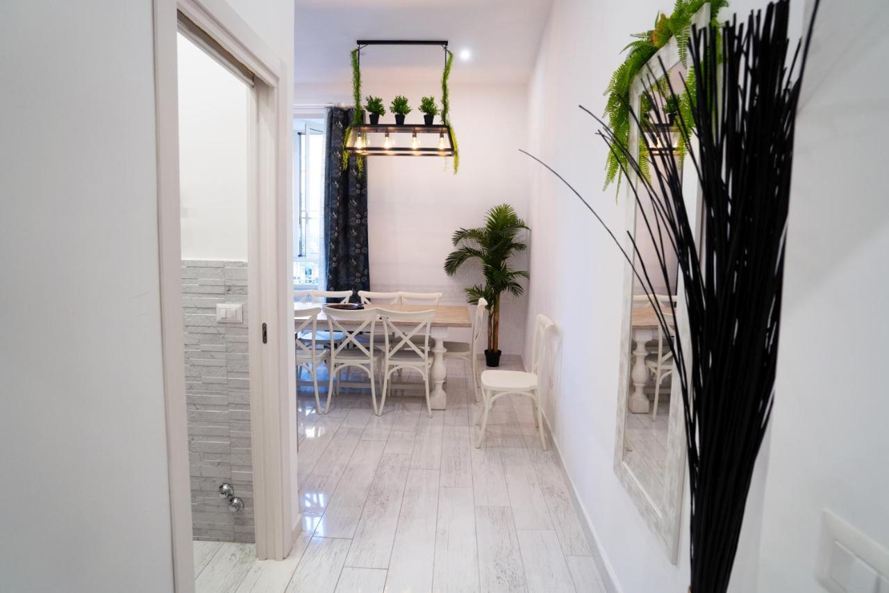 Central Monkey House Apartment เนเปิลส์ ภายนอก รูปภาพ