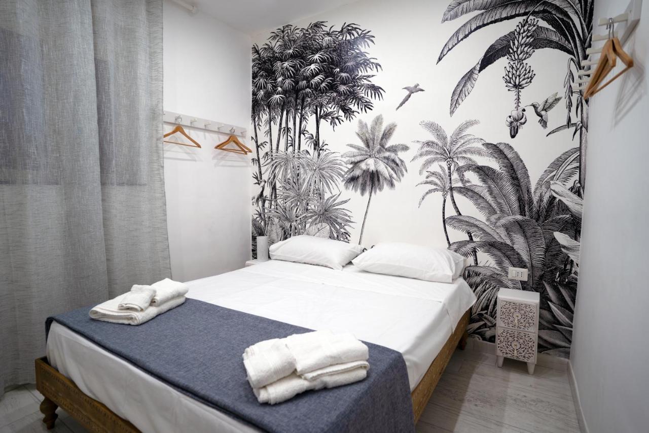 Central Monkey House Apartment เนเปิลส์ ภายนอก รูปภาพ