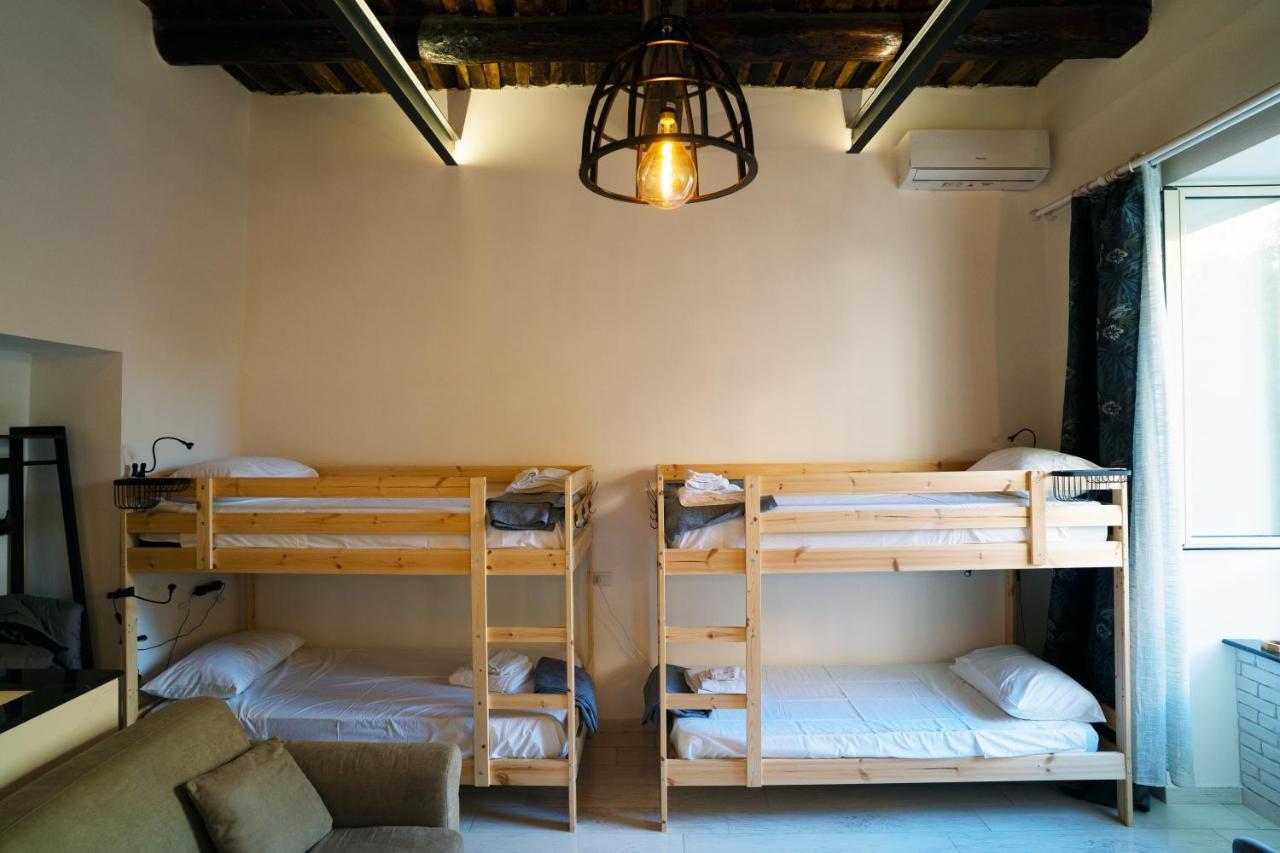 Central Monkey House Apartment เนเปิลส์ ภายนอก รูปภาพ